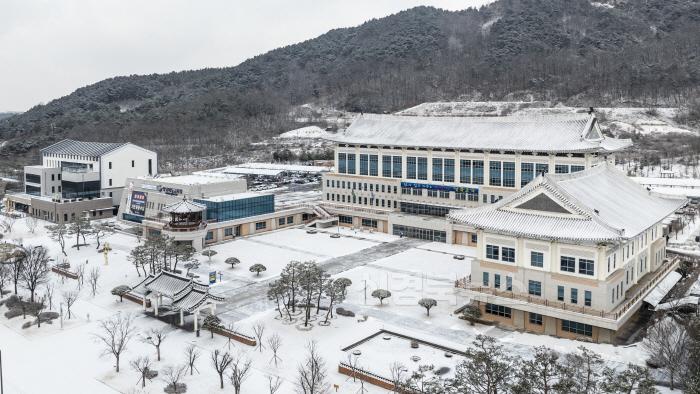 [크기변환]1.경북교육청, 2025학년도 정주학교 시범 운영을 위한 공모 추진(학교와 지역이 동반 성장하는 새로운 학교 모델, 정주학교의 첫걸음을 떼다!)(전경사진)_02.jpg