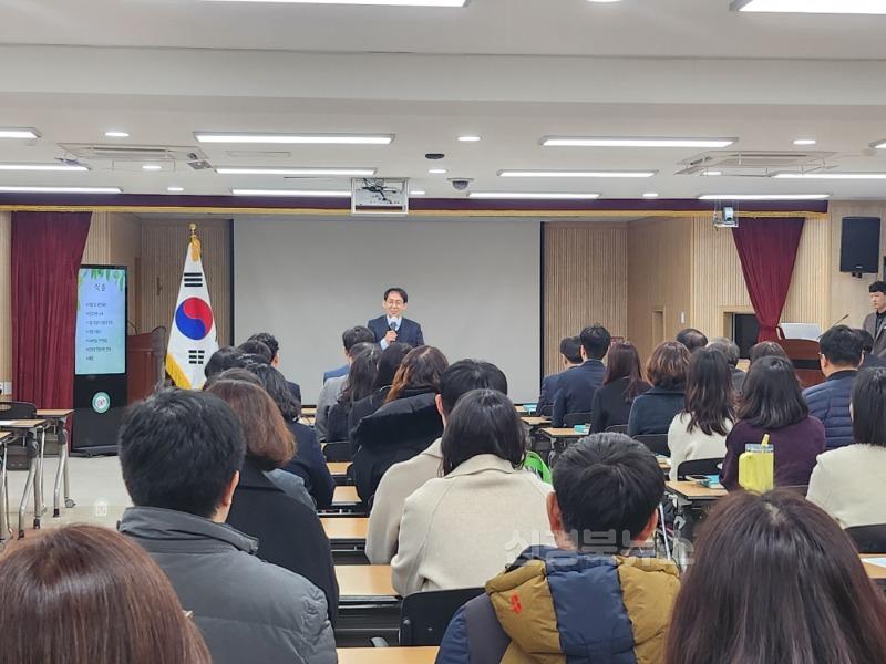 교육지원과장 부임.jpg