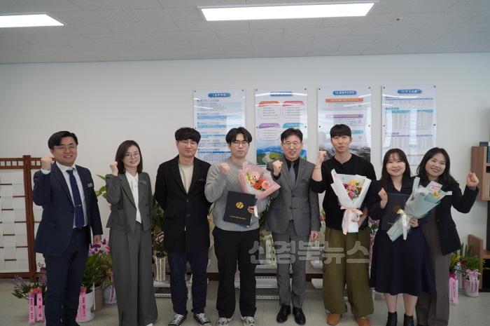 [크기변환][교육지원과] 예천교육지원청, 2025.3.10.자 초등 신규교사 임명장 수여식 개최 (2).JPG