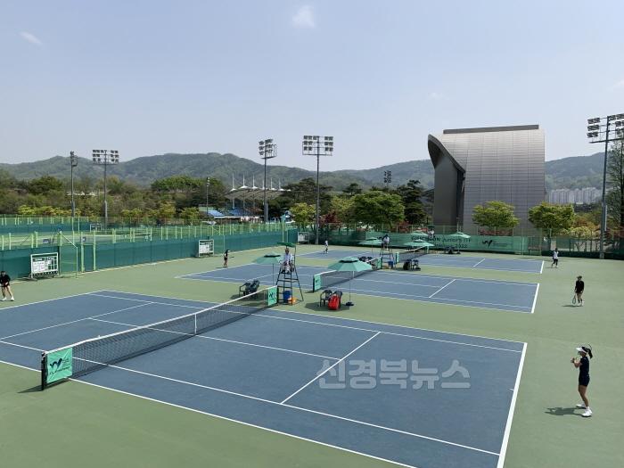 [크기변환]2025 전국종별테니스대회 김천에서 개막!-스포츠산업과(사진).jpg