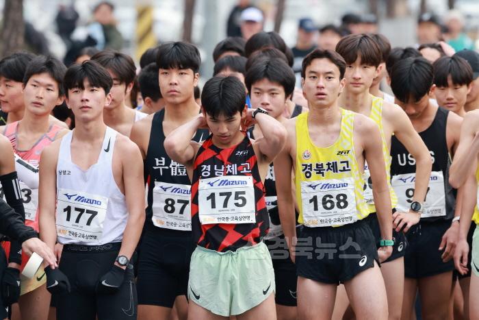 [크기변환](예천군)제11회 도효자배 전국 중고 단축마라톤대회 성료 (1).JPG