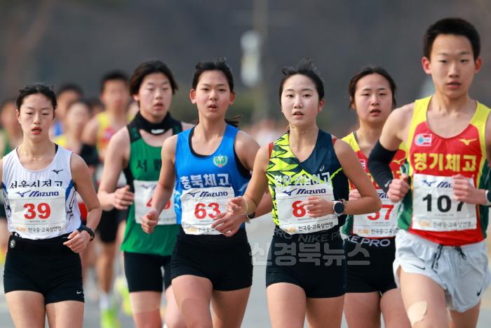 [크기변환](예천군)제11회 도효자배 전국 중고 단축마라톤대회 성료 (3).JPG
