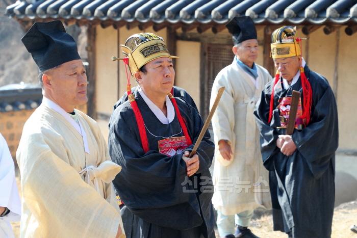 [크기변환]0310 2025년 향교 춘계 석전대제 봉행 (2).JPG