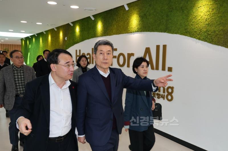 250310 포항 시민을 위한 열린 건강·문화 공간 ‘북구보건소’ 신축 현장 점검1.jpg