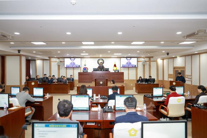 [크기변환]제293회 북구의회 임시회 제1차 본회의 전경.jpg