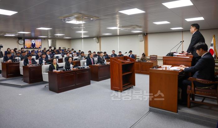 [크기변환]1-1 제290회 임시회 폐회.jpg