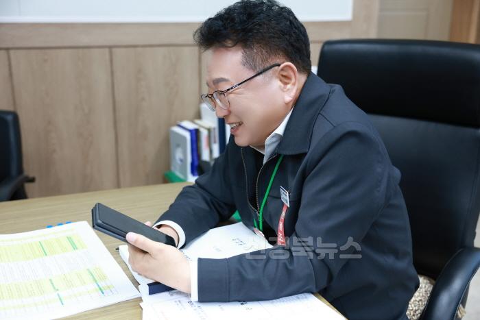 [크기변환]울진군  소통과 공감의‘섬김행정’실천 문자민원 응대3_(2).jpg