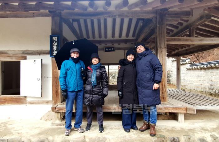 [크기변환]0320 주한콜롬비아대사의 특별한 안동 방문-주한콜롬비아대사(우).jpg