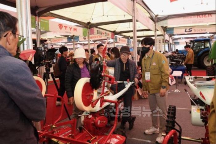 [크기변환][상주시 농업정책과] 농업기계박람회10.jpg