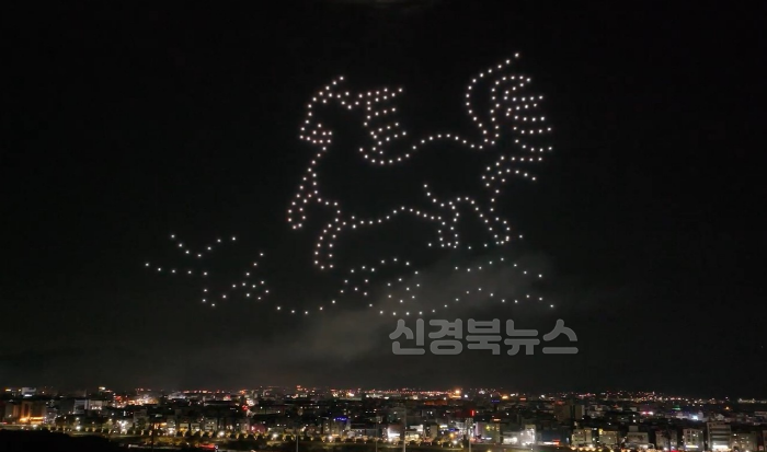[크기변환][포맷변환]1-3. 군집 드론 아트쇼.png