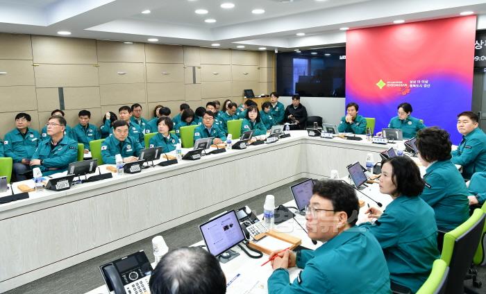 [크기변환][경산시보도자료]산불 예방 총력’조현일 시장, 긴급대책회의 소집(1).JPG
