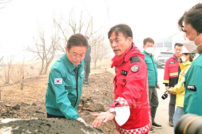 [크기변환]250327보도자료(청송군, 대규모 산불 발생, 총력 대응 나서) (4).jpg