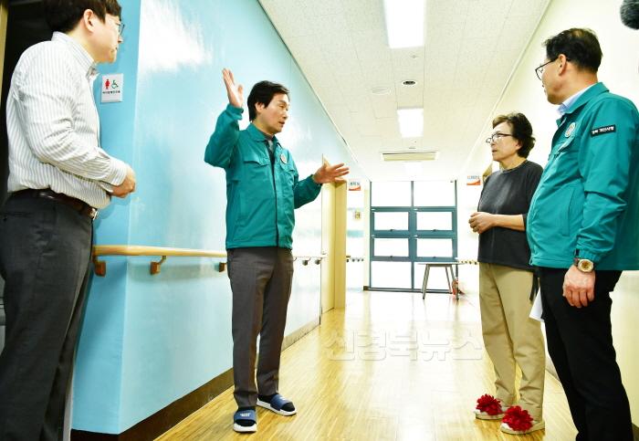 [크기변환]경산시, 산불 피해 우려 속 사회복지시설 안전 점검 실시 (1).jpg