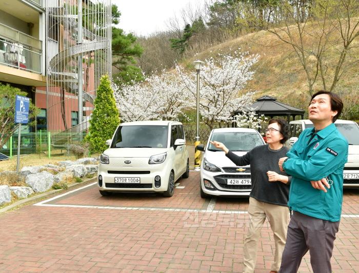 [크기변환]경산시, 산불 피해 우려 속 사회복지시설 안전 점검 실시 (2).jpg
