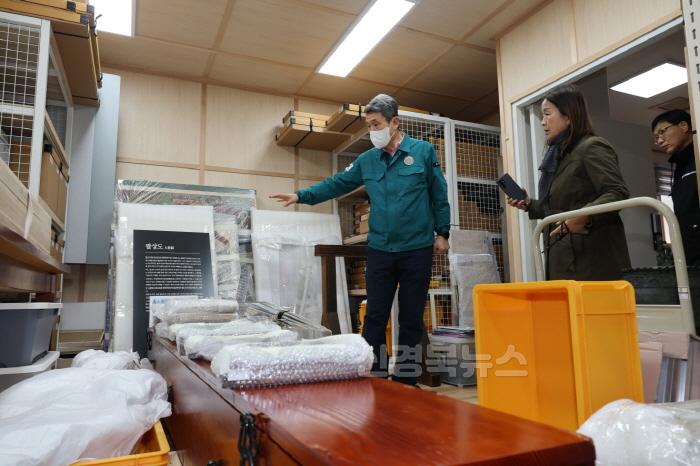 [크기변환]250327 이강덕 시장, 산림 인접 지역 현장 방문 “긴장 늦추지 말 것” 당부3.jpg