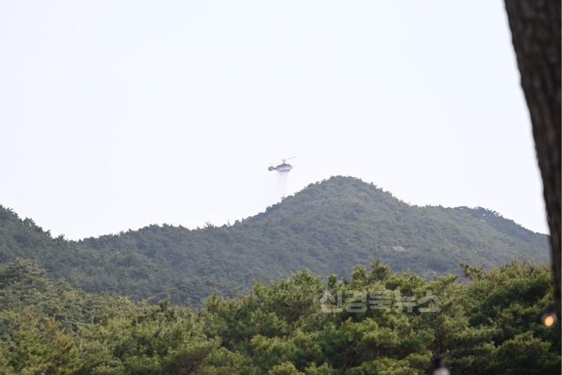 27일 오전 산불 진화에 투입된 헬기.JPG