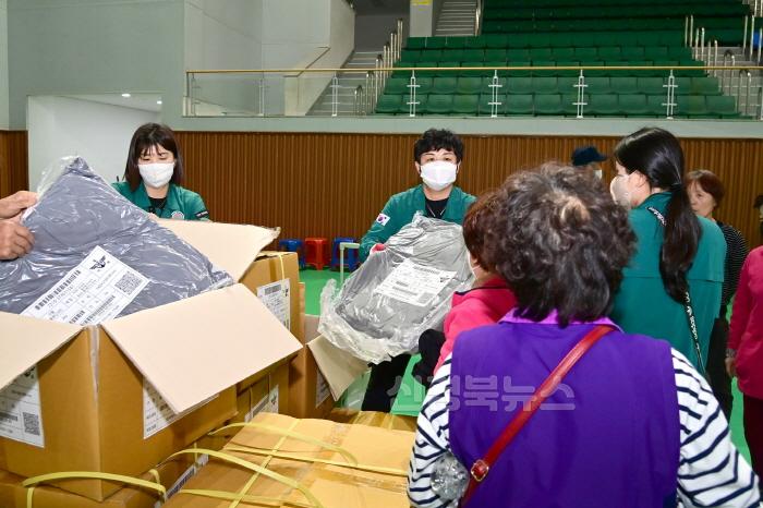 [크기변환]250328보도자료(청송군  28일 산불 진화 89% 완료 잔불정리 및 피해 복구 총력) (9).jpg