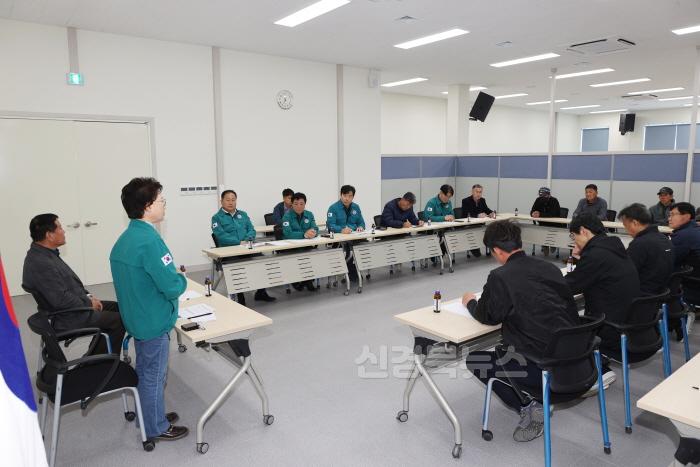 [크기변환]250331 저온피해 배 농가 방문 (55).JPG