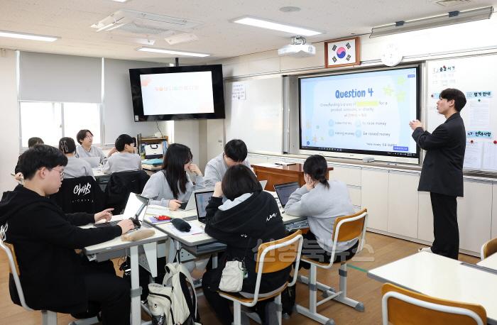 [크기변환]1. 전국 최초 IB 초·중·고 연계 운영, 군위에서 시작된다!-군위고.JPG