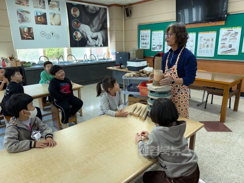 [남후초병설유] 안동교육문화예술체험센터 도예 체험 행사 실시.jpg