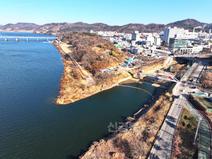 [크기변환][하천과]낙동강 테마공간 보도교_조성중.JPG