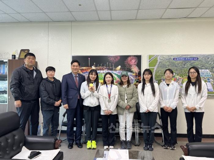 [크기변환]김천시청 육상단, 창단 첫 금빛 레이스-스포츠산업과(사진1).jpg