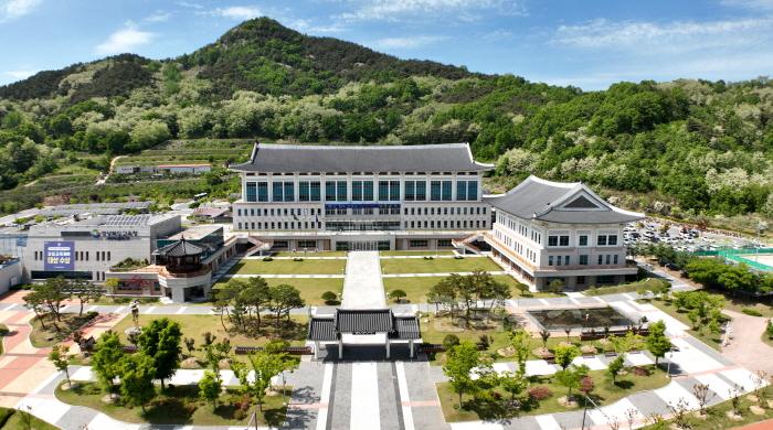 [크기변환]4.경북교육청, 교육 수요 맞춤 교육공무직원 인력 운용 추진(2025~2029년 교육공무직원 중기기본인력운용계획 수립)(전경사진)_01.jpg