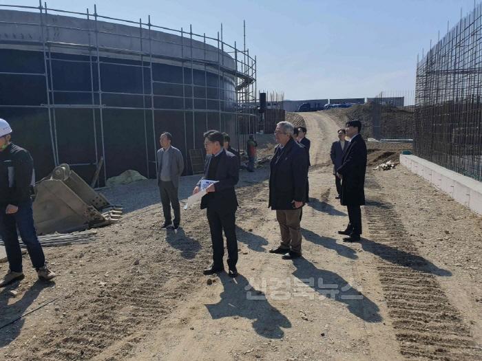 [크기변환]250408 포항시, 스마트양식 클러스터 조성 사업 순항…연어 양식 메카 꿈꾼다3.jpg