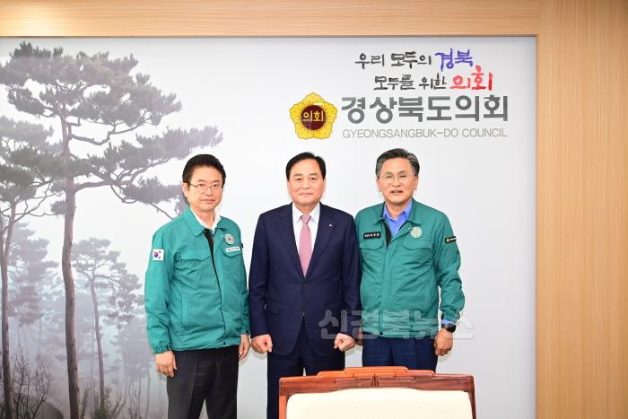 [크기변환]배낙호 김천시장, 경북도청 방문 ‘세일즈 소통 행정’ 펼쳐-기획예산실(사진6).jpg