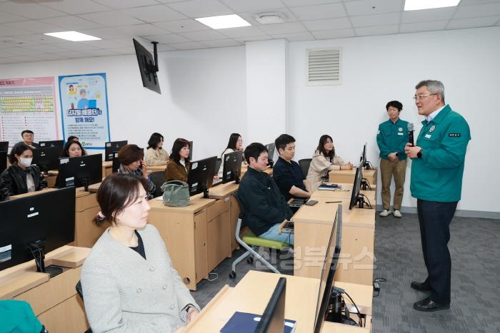 [크기변환](예천군)데이터 활용 역량 강화를 위한 ‘생성형 AI 활용 직원 교육’ 실시 (1).JPG