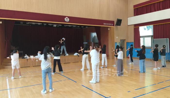 [크기변환]1.경북교육청, 농산어촌 순회 방과후학교 전문 강사제 운용(교육 불균형 해소와 사교육비 절감 두 마리 토끼 잡는다)_01.jpg