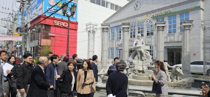 [크기변환][일자리경제과]상인과 구미시가 함께 만든 청사진…2030년까지 문화로 살린다4.jpeg
