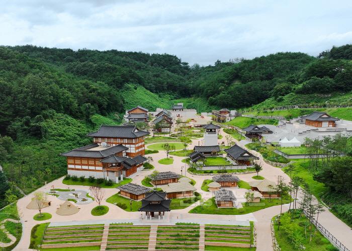 [크기변환]0413 안동 한국문화테마파크로의 여행  관광으로 이어지는 따뜻한 위로.jpg