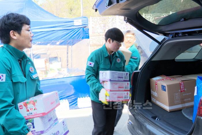[크기변환]250414보도자료(청송군, 산불 이재민 위한 선진시설 지원 및 맞춤형 구호활동 총력) (1).jpg
