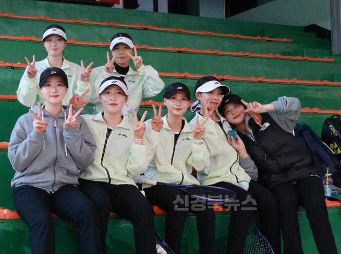 [크기변환]2-2. 소프트테니스단 여자팀 단체.jpeg