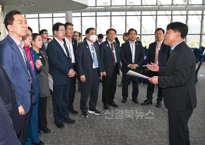 [크기변환]4.18_국회2025APEC정상회의_지원_특별위원회_경주_방문3.jpg