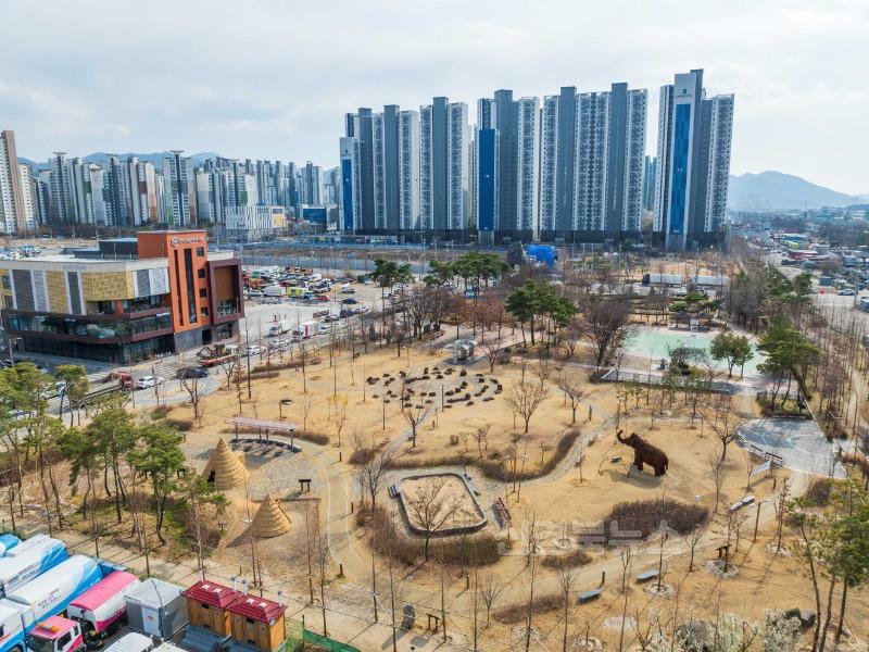 250422-02 달서구, 선사시대 테마거리 3단계 조성 완료 사진 1.jpg