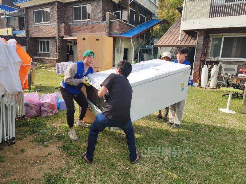 [새마을과]작업중(환경정비).jpg