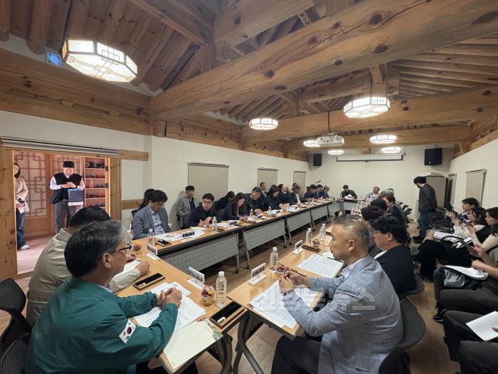 [크기변환]6._장미란_차관_관광업계_간담회.JPG