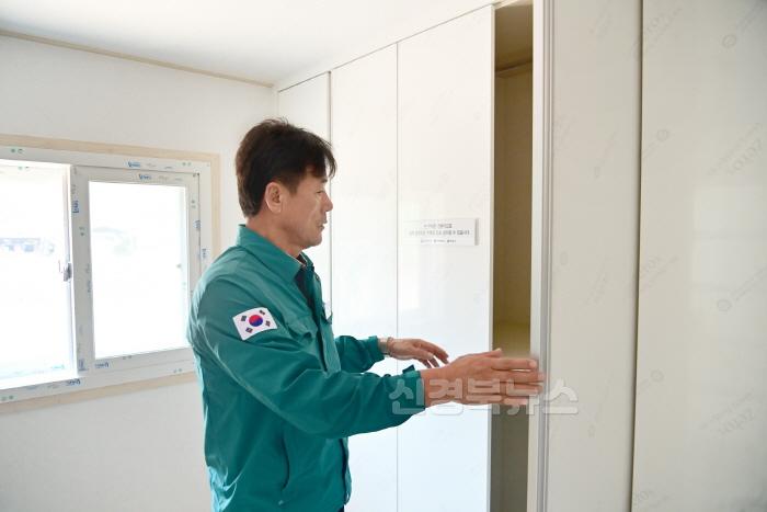 [크기변환](추가)250425보도자료(청송군 산불 이재민을 위한 임시조립주택 견본 설치) (3).jpg