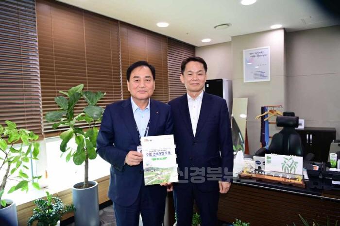 [크기변환]배낙호 김천시장, 중앙부처 방문 ‘발품 세일즈행정’ 가속화-기획예산실(사진1_환경부차관방문).jpg