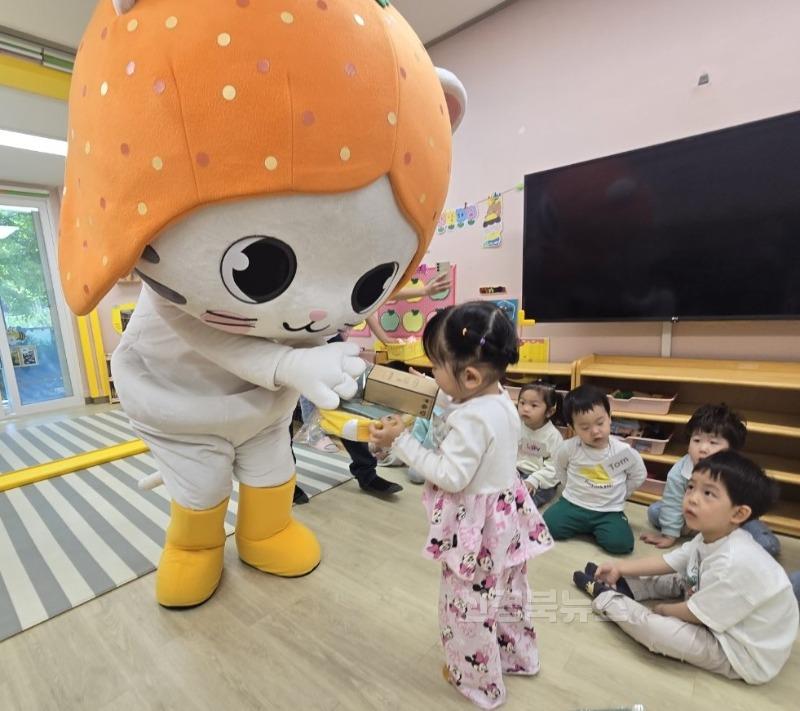 04의성군제공 원어민 영어교실3.jpg