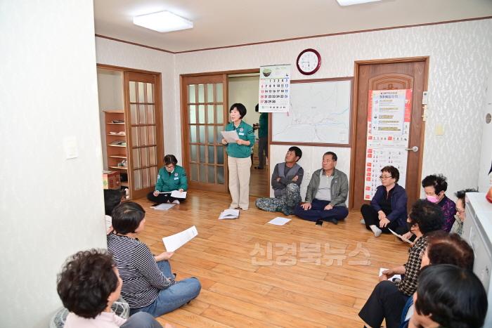 [크기변환]250430보도자료(청송군  산불 피해 이재민 대상 ‘찾아가는 방문 설명회’ 추진) (4).jpg
