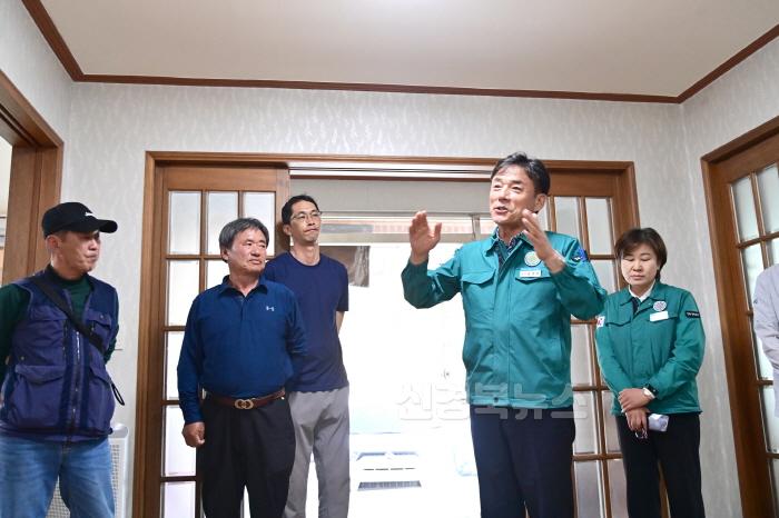[크기변환]250430보도자료(청송군, 산불 피해 이재민 대상 ‘찾아가는 방문 설명회’ 추진) (2).jpg