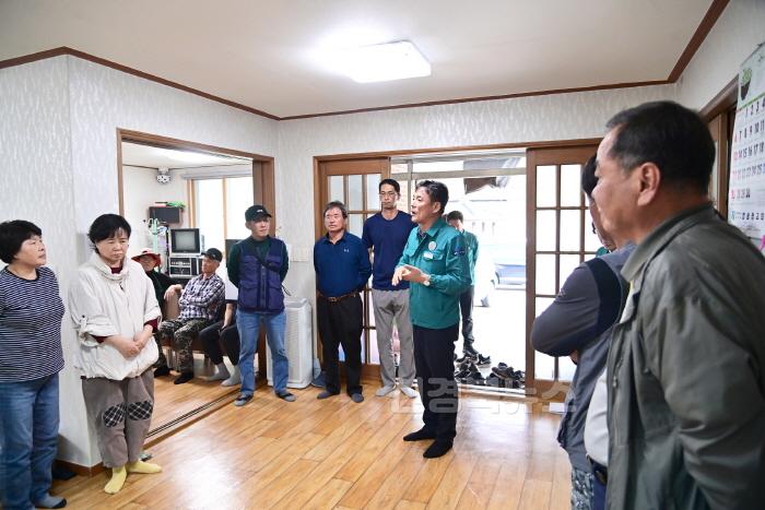[크기변환]250430보도자료(청송군, 산불 피해 이재민 대상 ‘찾아가는 방문 설명회’ 추진) (1).jpg