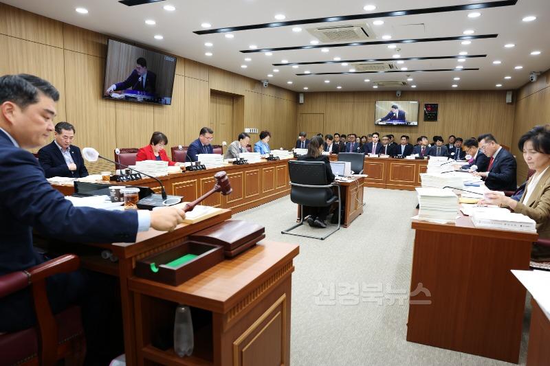 예산결산특별위원회 현장2.jpg