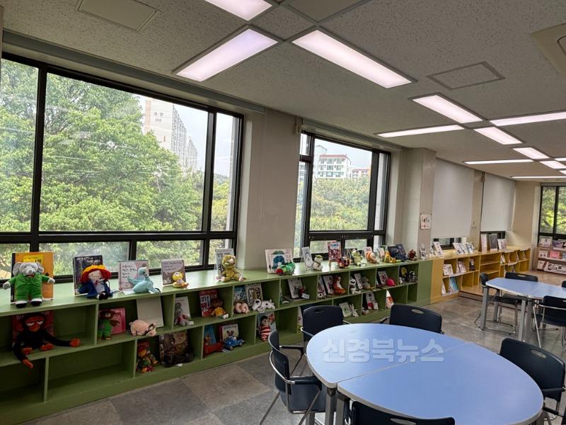 [시립중앙도서관]그림책 숲 북큐레이션.jpg