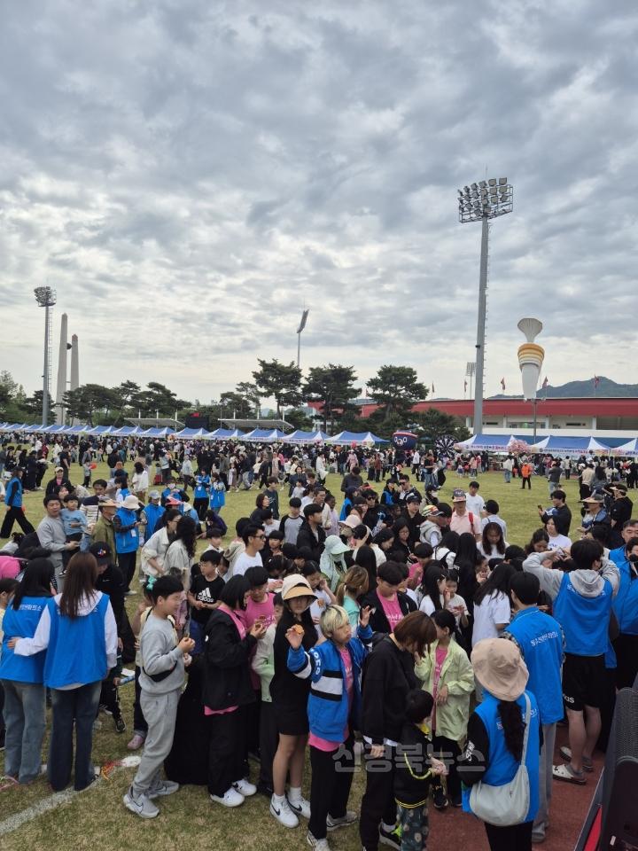 2025 김천시 어린이날 페스티벌 성황리 마무리-가족행복과(사진7).jpg