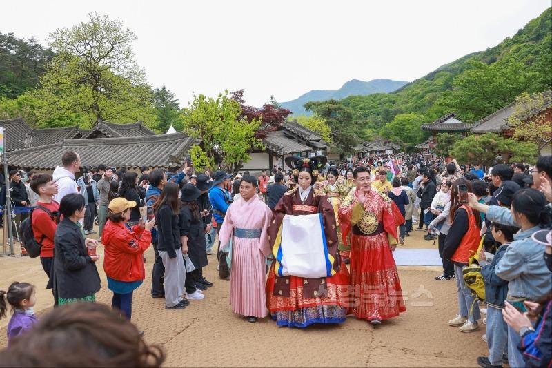 한복패션쇼1.jpg