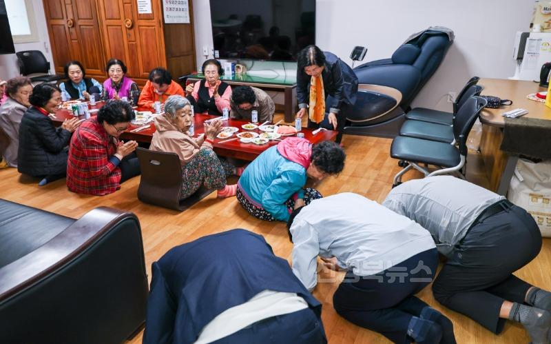 성주군사진(제53회 어버이날 맞이 경로행사 개최)-1.jpg